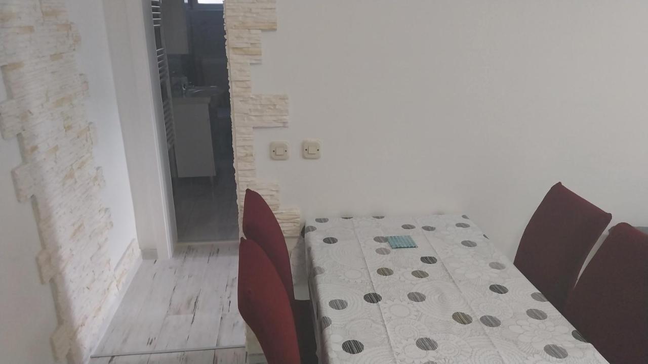 Jan 2 Apartment Pula Ngoại thất bức ảnh